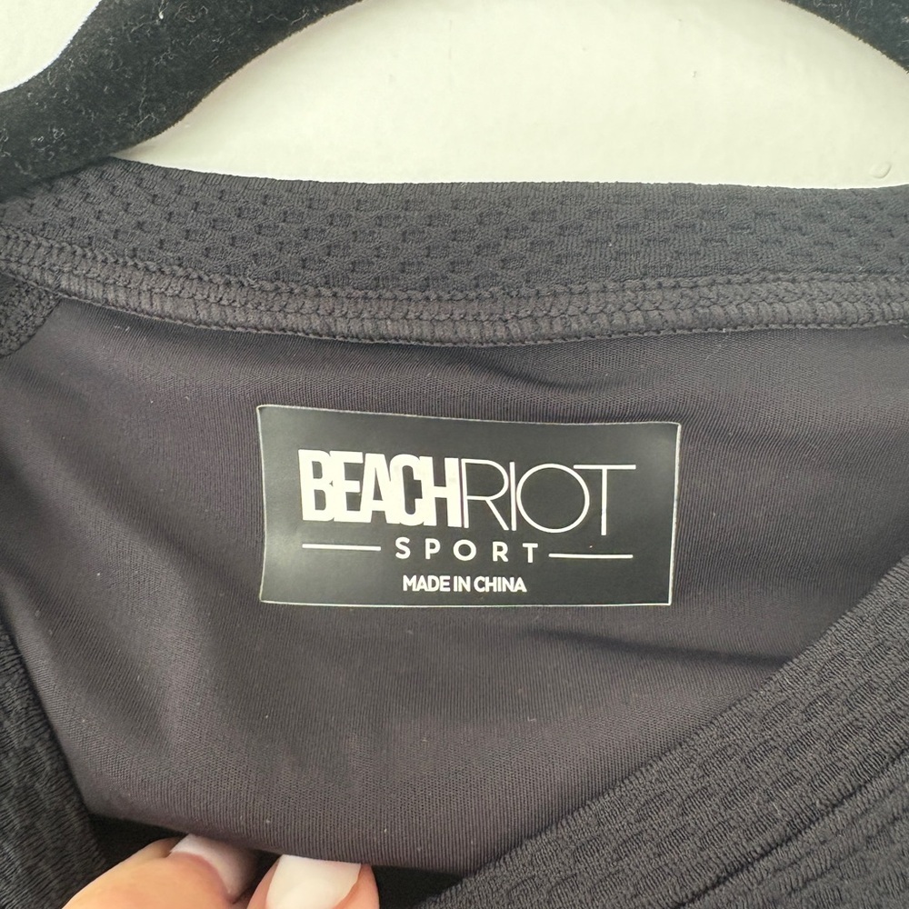 Beach Riot Black Long Sleeve Work Out Top - Picture 2 of 4
